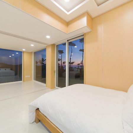 The Mare Pool Villa Pension Taean Buitenkant foto