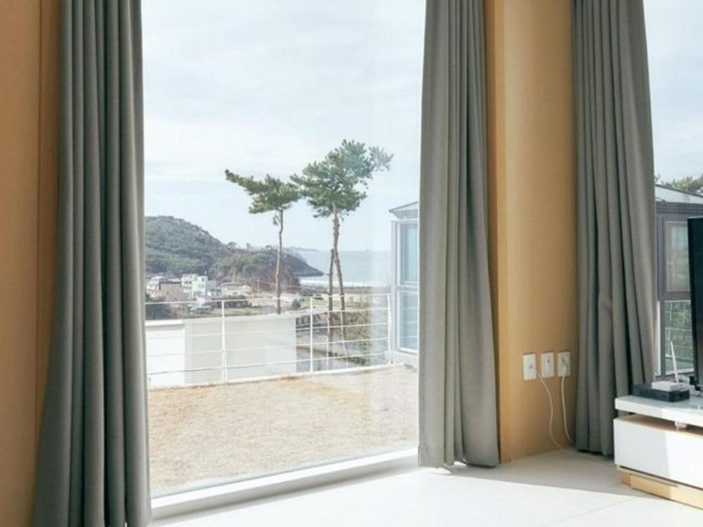 The Mare Pool Villa Pension Taean Buitenkant foto