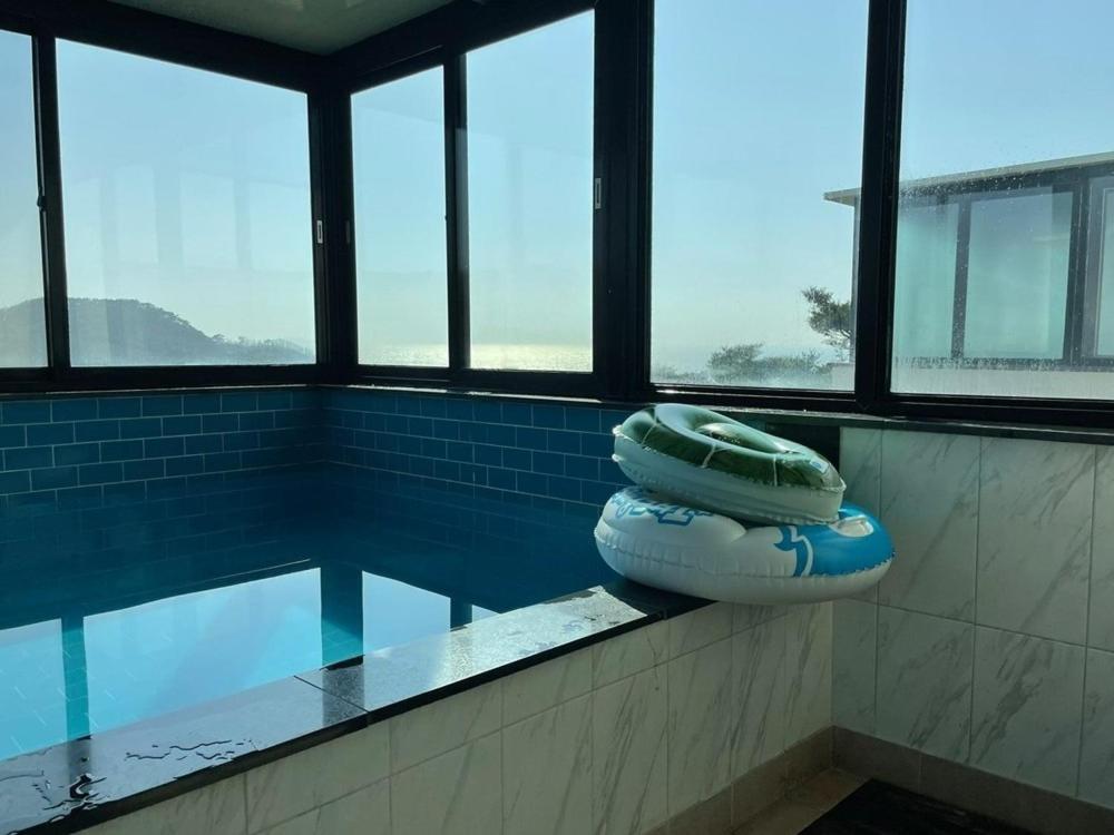 The Mare Pool Villa Pension Taean Buitenkant foto