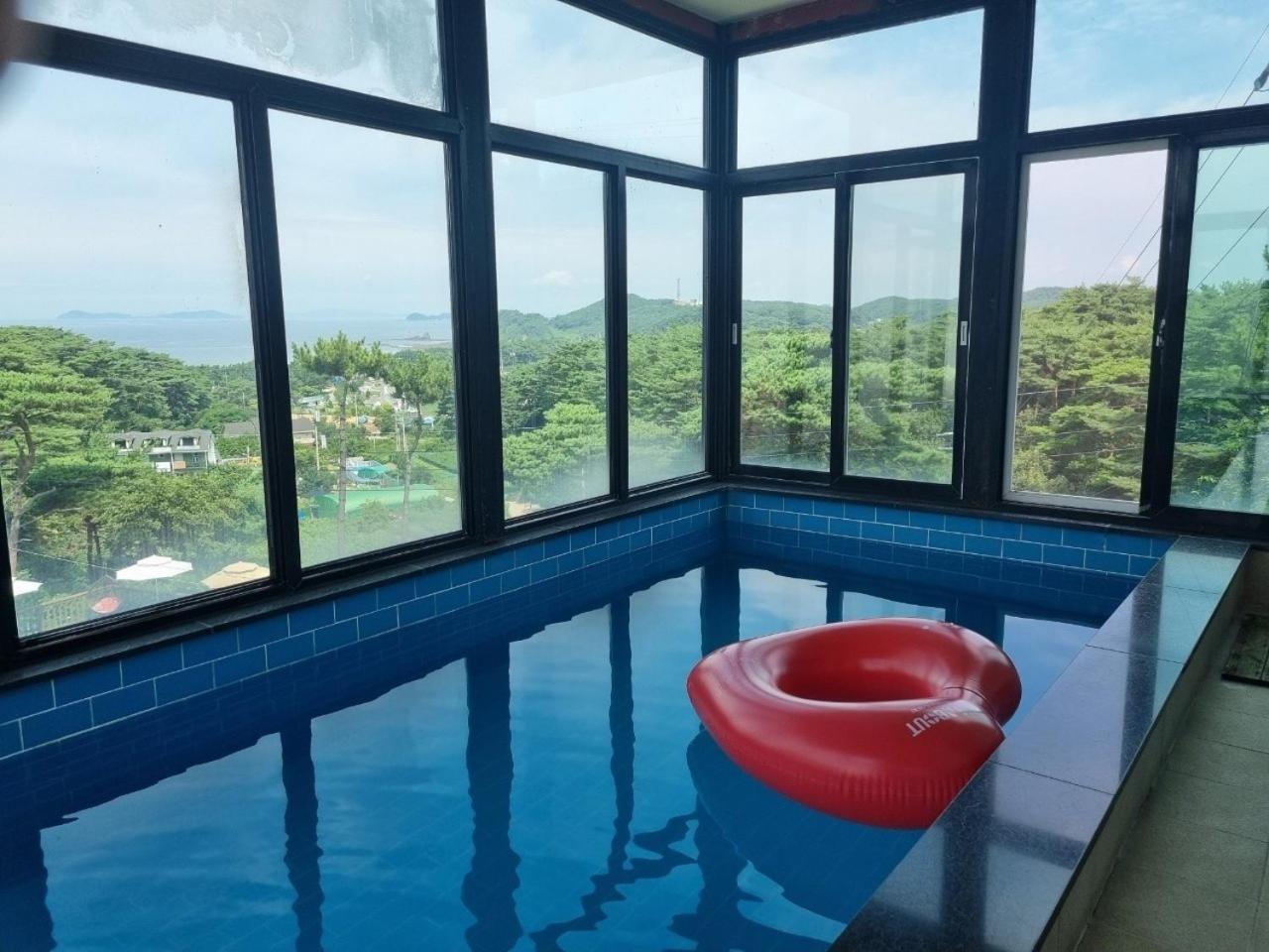 The Mare Pool Villa Pension Taean Buitenkant foto